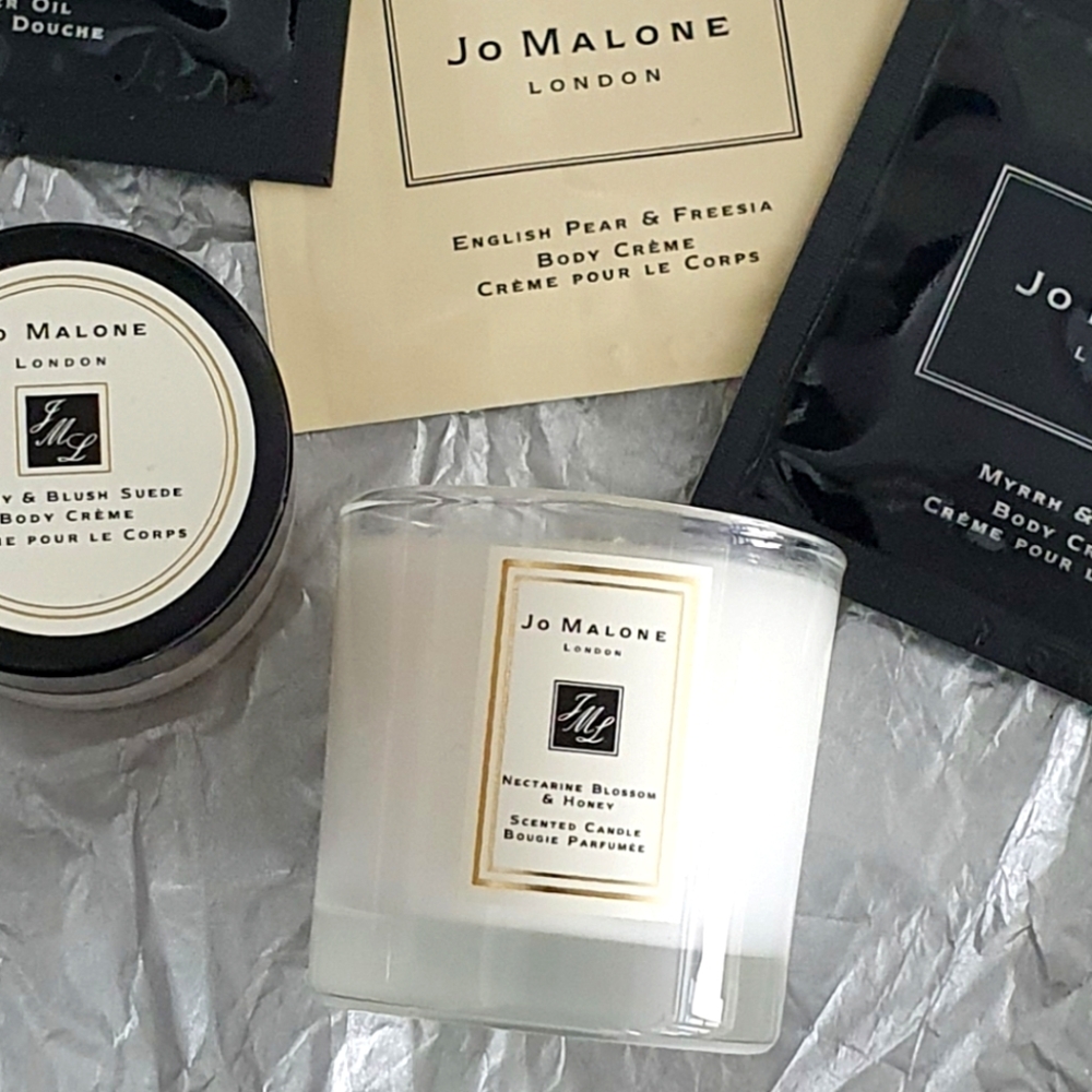 ⛔️SOLD⛔️ Jo Malone Mini Candle - Nectarine Blossom and Honey - Picture 2 of 2